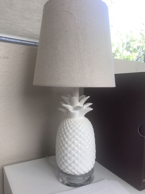 Tommy Bahama Pineapple Lamp For In Palm Springs Ca Offerup
