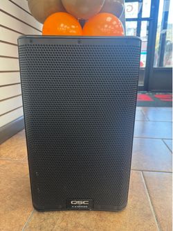 QSC K8.2 2000W 8 inch Powered Speaker