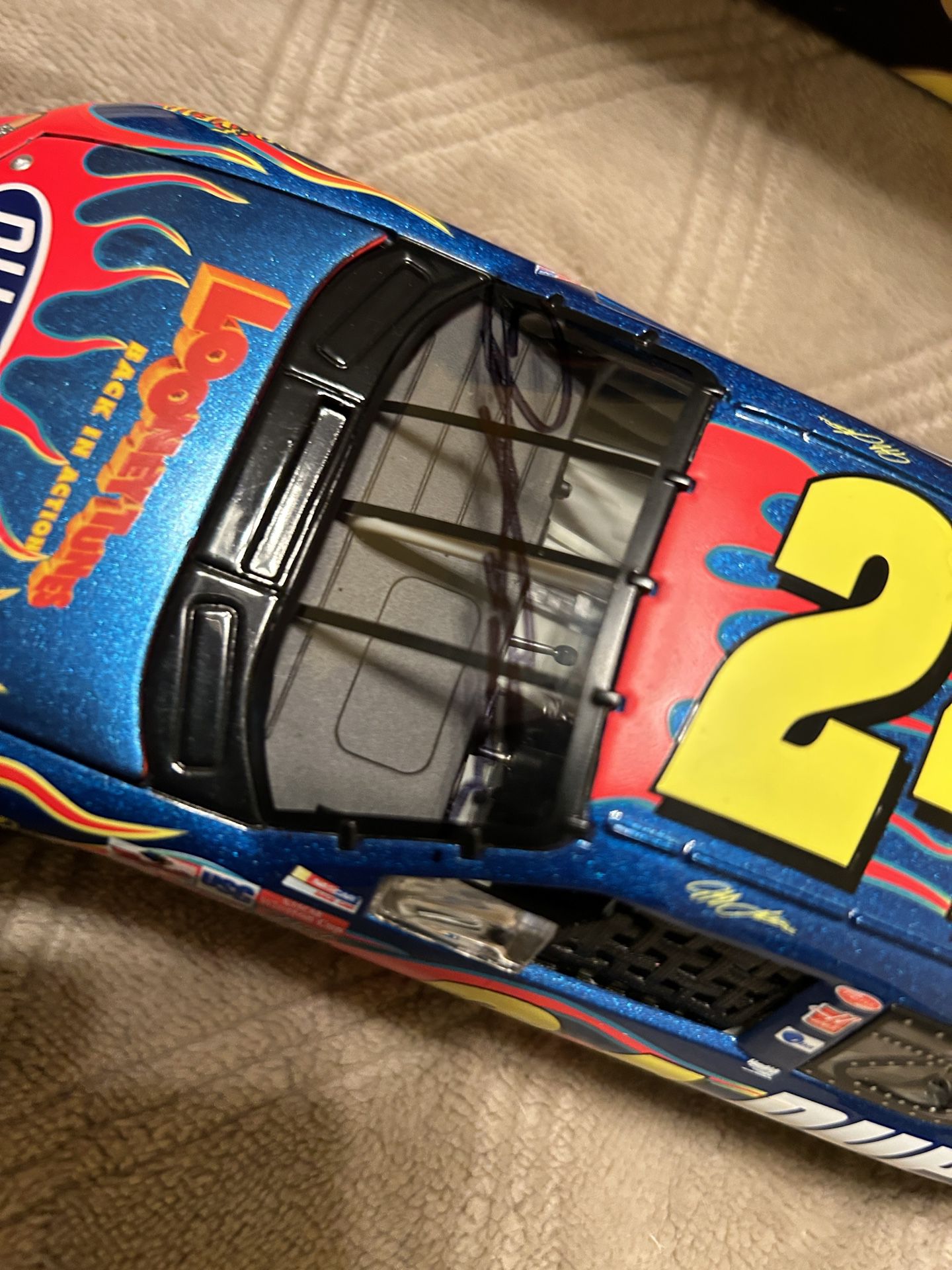 Jeff Gordon #24 - 1:24 Scale Die-cast Stock Car - Certified 