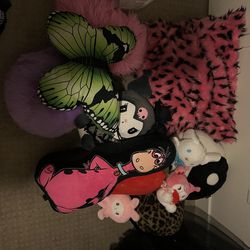 Pillows And Plushies 