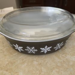 Black Pyrex Snowflake With Lid 