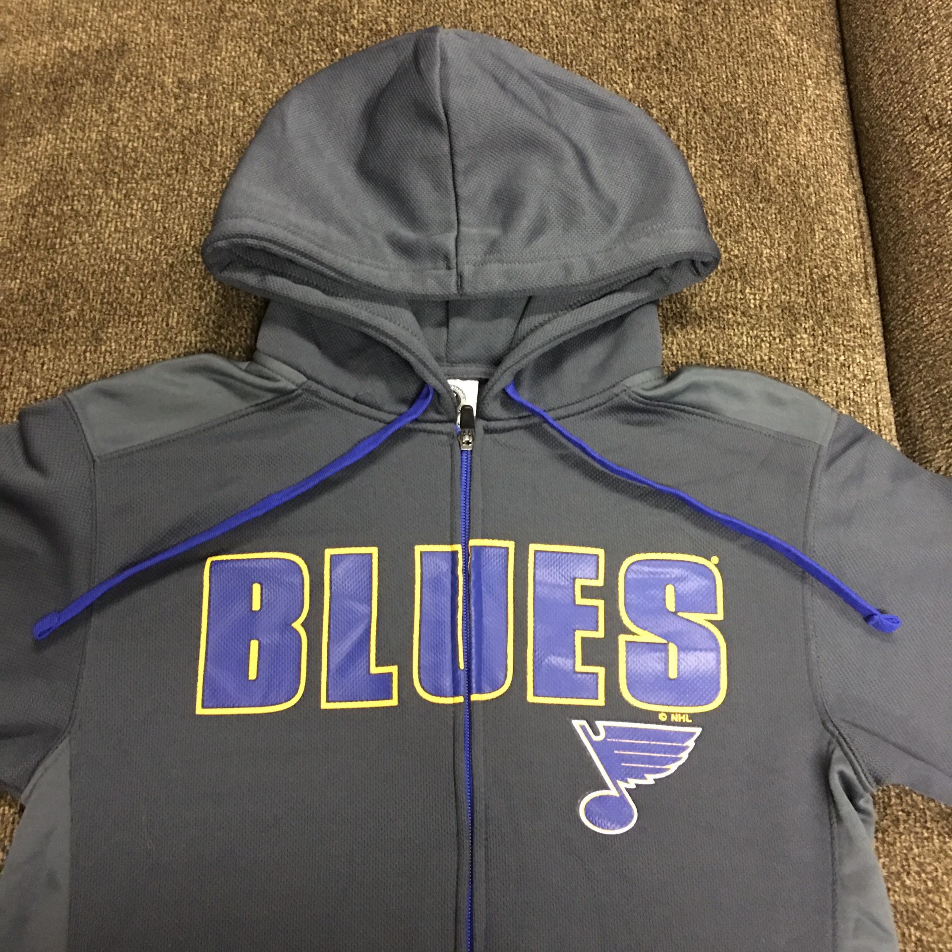 Men’s small blues hockey jacket