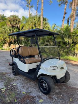 2022 club car onward HP Lithium golf cart