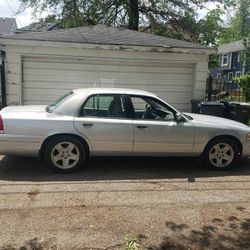 2002 Ford Crown Victoria