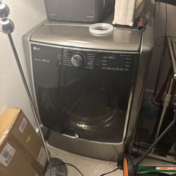 Gas Dryers / 29″ LG TurboSteam DLGX9001V 9.0 cu.ft. Smart Gas Dryer