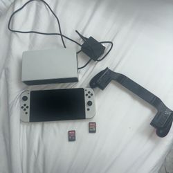 Nintendo Switch Oled, With BOTW and Pokemon Violet, Cheaper Without Games