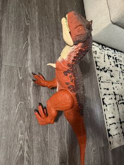 Jurassic World Carnotaurus dinosaur toy