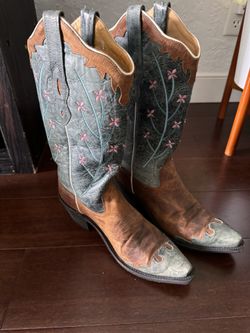 Women’s Cowgirl Boots