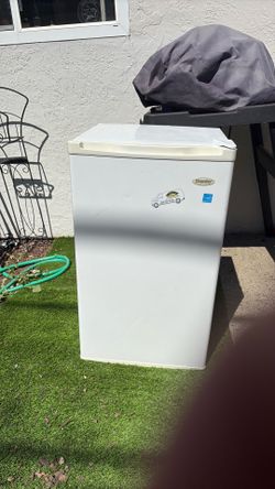 Mini fridge