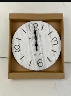 Analog Round Wood Clock Battery Operated 