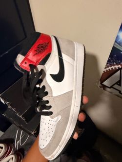 Air Jordan 1 High Smoke Grey Sneaker