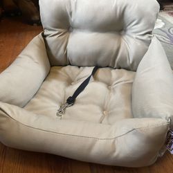 Travel Pet Car Seat Bed Cat & Dog 22”W hooks to harness