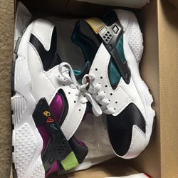 Nike Huarache size 6Y