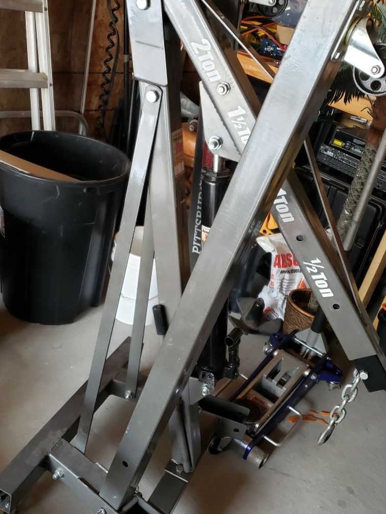 Like New 2ton Engine Hoist With 8ton Jack