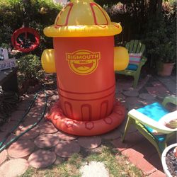 Blow Up Water Sprinkle 6’ Tall See Discription 