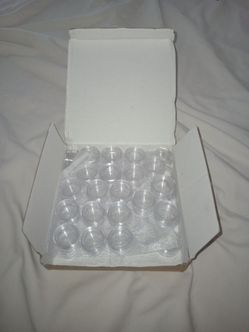 Small plastic containers $5