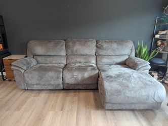 Power recliner couch.