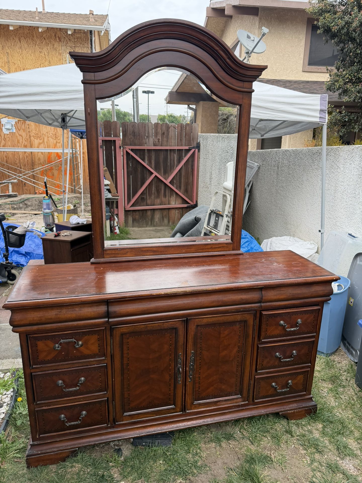 Solid Wood Dresser With Vanity Mirror (delivery) (Best master)