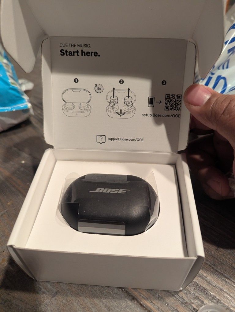 Bose QuietComfort Earbuds, Wireless Noise Cancelling Earbuds, Black