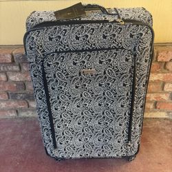 29” London Fog Spinner Luggage 