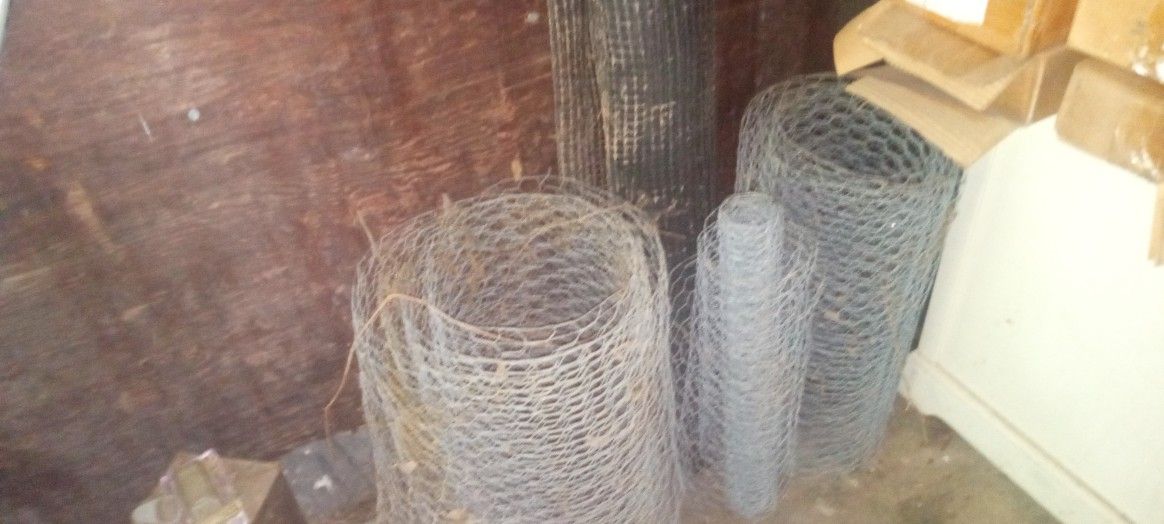 Rose Of Chicken Wire Fencing Different Sizes