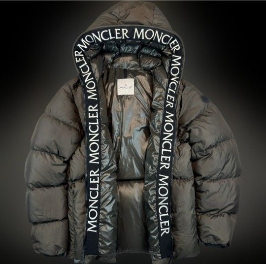 Moncler Coat Brand New Men's Sise 7 Or USA 2X
