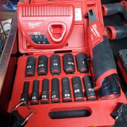 MILWAUKEE Fuel 3/8 Ratchet 3/8 MILWAUKEE  Deep  Sockets 