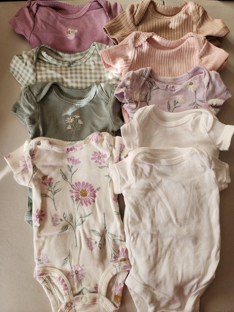 Carter's Newborn Pre-owned Set Of 9 Short Sleeve Undershirts