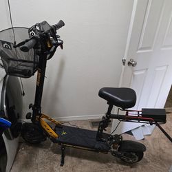 Ausom leopard scooter