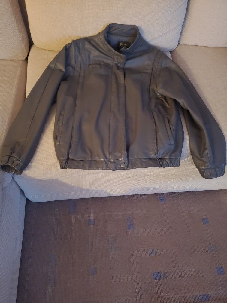 WOMENS GRAY LEATHER JACKET, SIZE 7/8