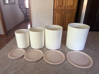 Tupperware canisters