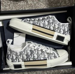 Men’s luxury sneakers