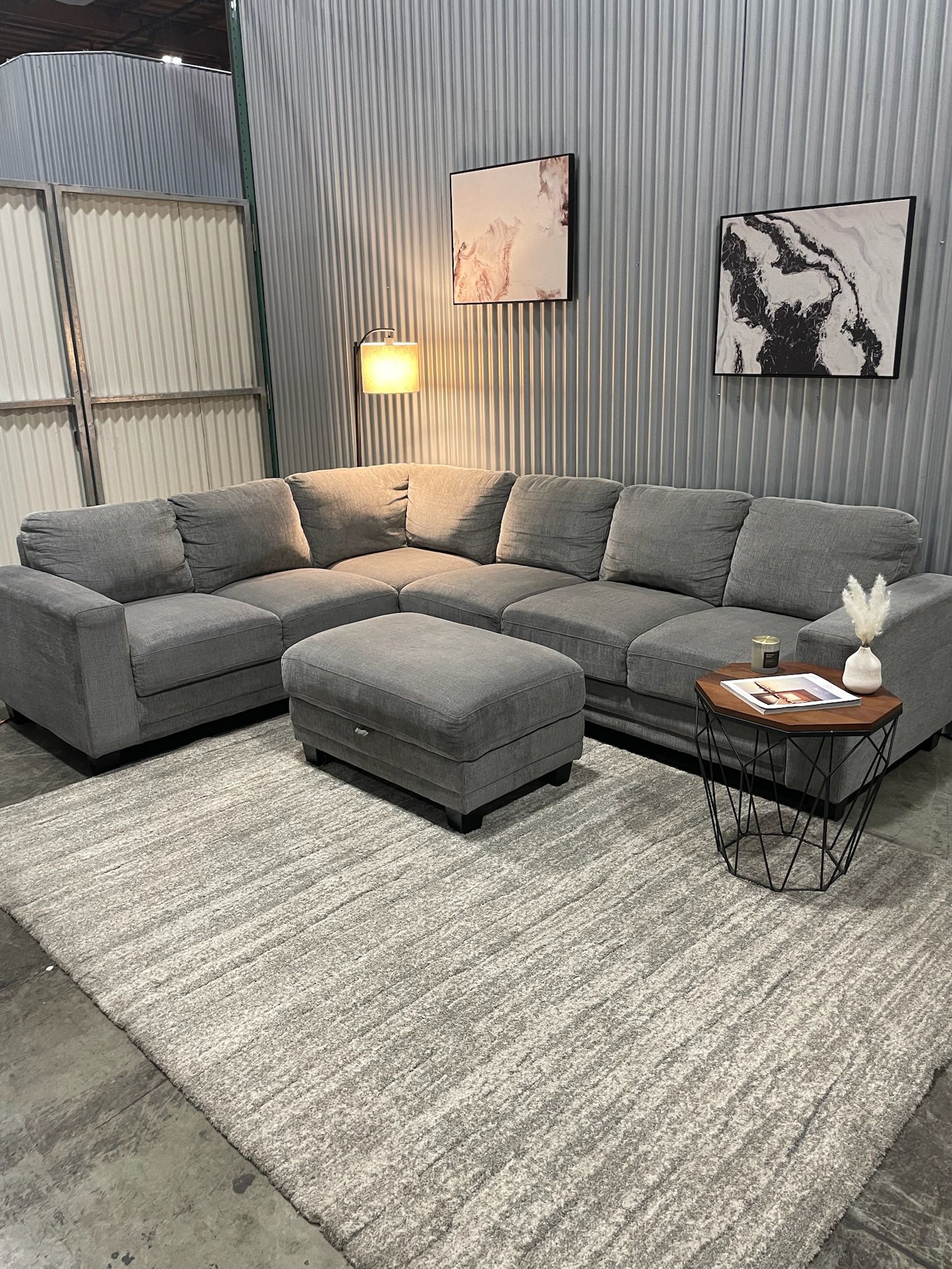 Santana Fabric Sectional - DELIVERY AVAILABLE ๐