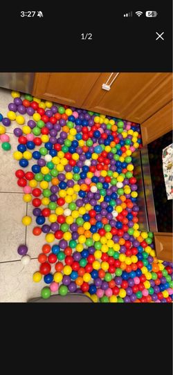 Over 400 ball pit balls