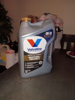 Valvoline sae OW-20 motor oil restore and protect 5 qt