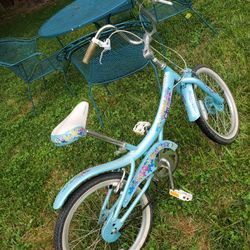 Kid's Cruiser Bike.  (20 inch Wheel Size)