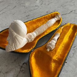 Vintage Hand-Carved Meerschaum Pipe with Case – Unused