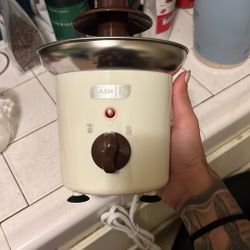 Chocolate Fountain Maker