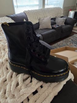 Dr Martens women's size 9