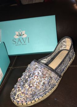 Size 9 jeweled flats