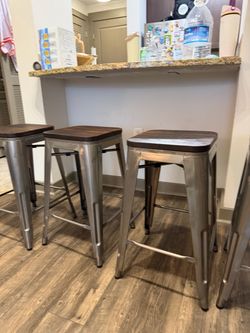 Bar Stool Set