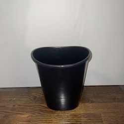 Small Black Trash Can 5.8 Quart (~1.5 Gallon)