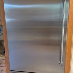 Viking 36 stainless steel bottom freezer built-in refrigerator
