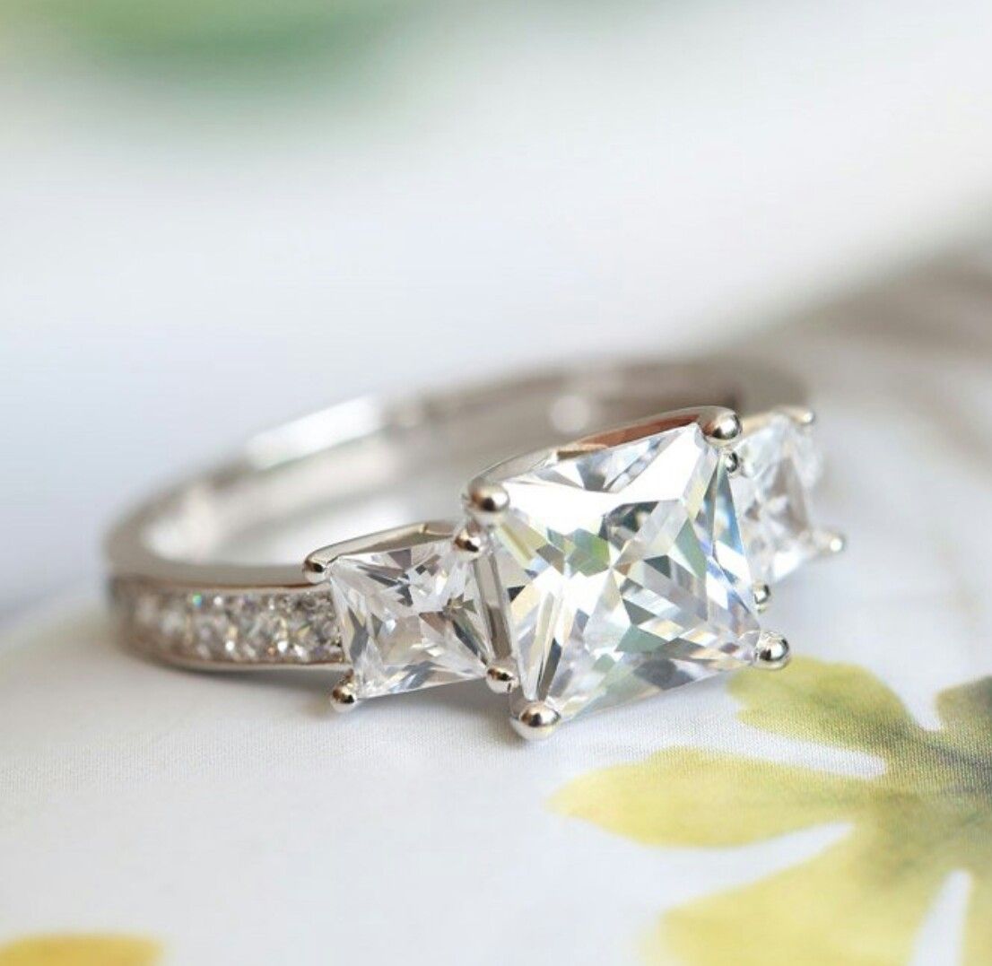(Shipped Only) THREE STONE PRINCESS CUT STERLING SILVER RING