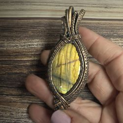 Hand Crafted Labradorite Flash Pendant