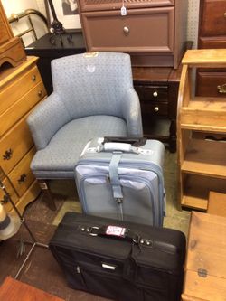 Beautiful gently used furniture and household items!!!!