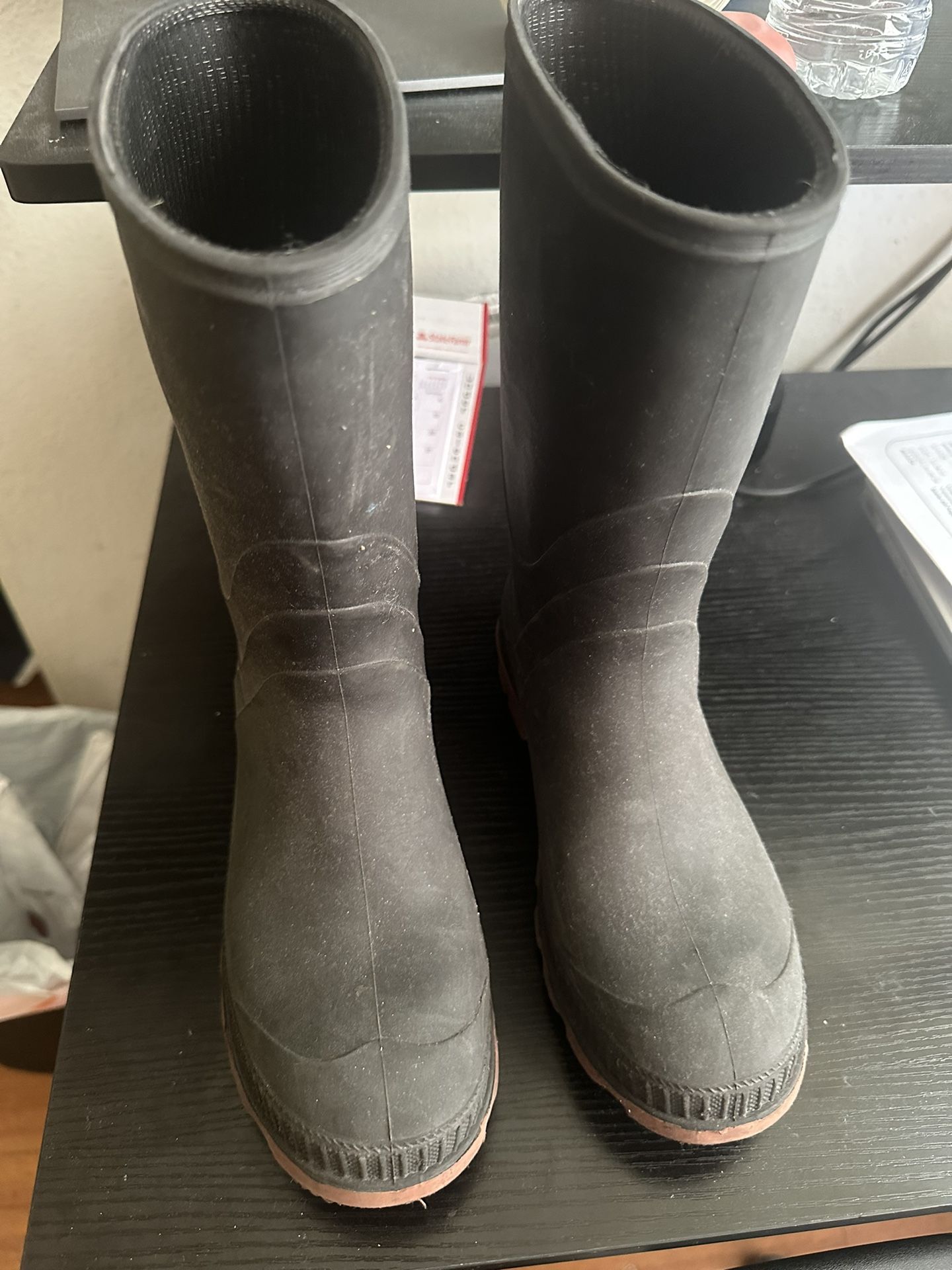 Boys Rain boots, size 5