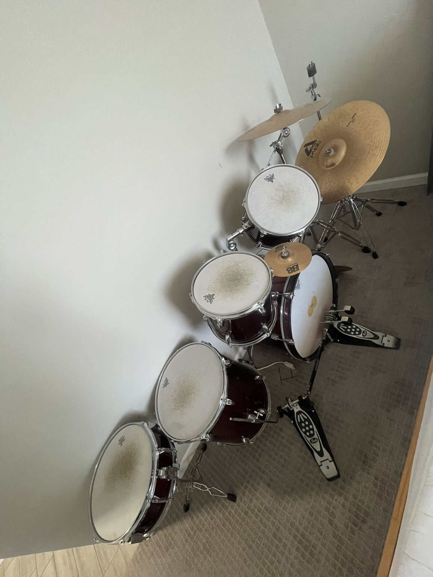 Incomplete Drum Set