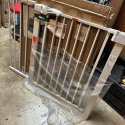 Adjustable Tension Safety Gate / Pet Gate - Fits Openings 29” - 40”