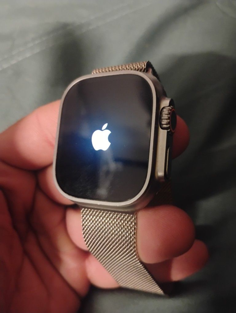 Apple Watch Ultra w/Titanium Case